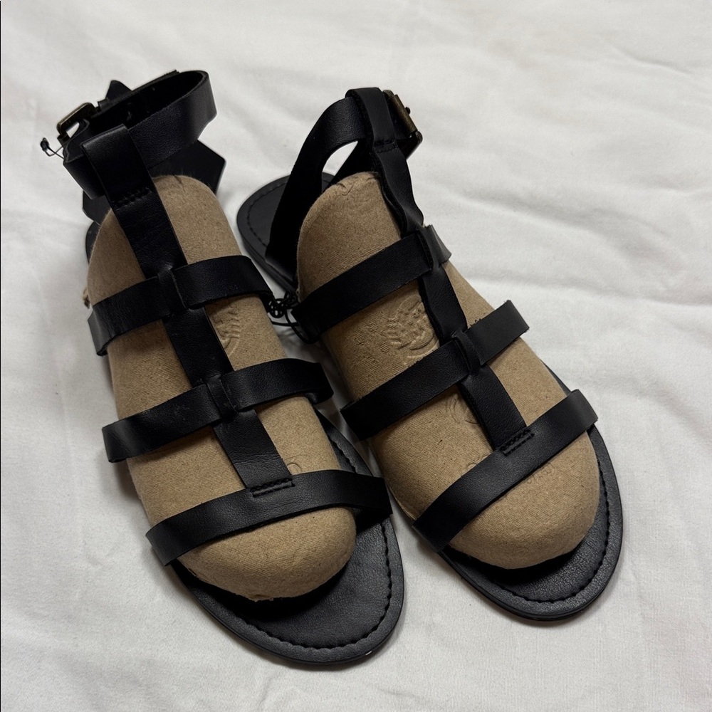 Forever 21 Elegant Black Strappy Sandals size 9 women sit high on ankle